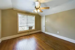 705 E 32nd St, Austin, TX 78705 - Photo 32
