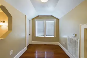 705 E 32nd St, Austin, TX 78705 - Photo 16