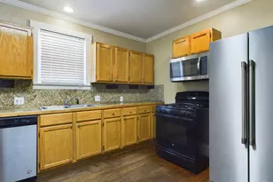 705 E 32nd St, Austin, TX 78705 - Photo 10