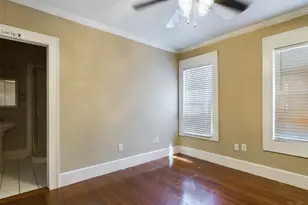 705 E 32nd St, Austin, TX 78705 - Photo 20