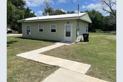 734 Trinity Street, Lockhart, TX 78644 - Photo 1