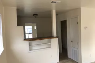 734 Trinity St, Lockhart, TX 78644 - Photo 8