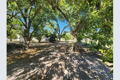 303 E Wolf Street, Granger, TX 76530 - Photo 2