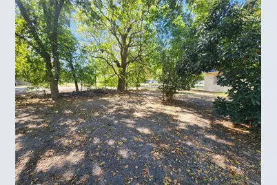 303 E Wolf Street, Granger, TX 76530 - Photo 8