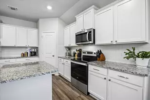 168 Onna St, Taylor, TX 76574 - Photo 10