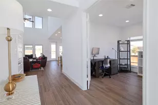 102 Fortuna Ct, Liberty Hill, TX 78642 - Photo 2