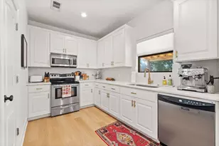 1030 Daviot Dr, Briarcliff, TX 78669 - Photo 12