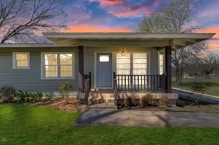 1309 Sloan St, Taylor, TX 76574 - Photo 1