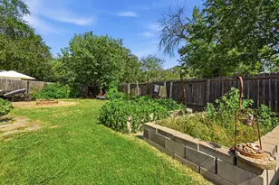 4910 Suburban Dr, Austin, TX 78745 - Photo 24