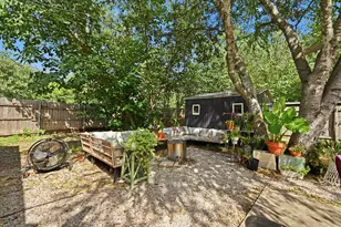 4910 Suburban Dr, Austin, TX 78745 - Photo 26