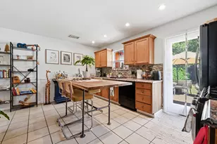 4910 Suburban Dr, Austin, TX 78745 - Photo 8