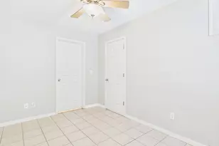 304 E 33rd St, Austin, TX 78705 - Photo 16