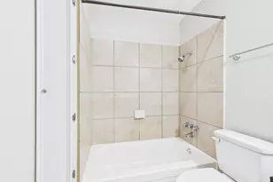 304 E 33rd St, Austin, TX 78705 - Photo 20