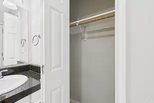 304 E 33rd St, Austin, TX 78705 - Photo 24