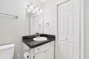 304 E 33rd St, Austin, TX 78705 - Photo 22