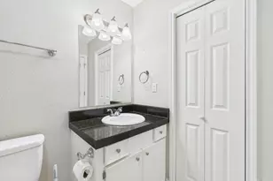 304 E 33rd St, Austin, TX 78705 - Photo 22