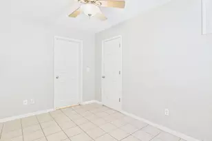 304 E 33rd St, Austin, TX 78705 - Photo 16