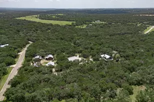 1374 Forest View Dr, Blanco, TX 78606 - Photo 4