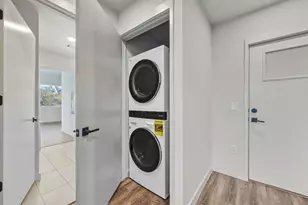 4004 Banister Ln Ln, Austin, TX 78704 - Photo 16