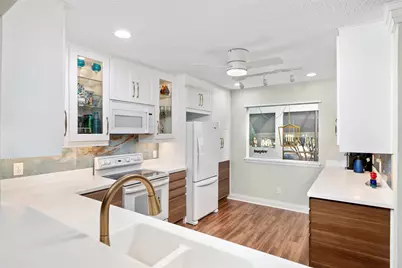 114 World Of Tennis Square #114, Lakeway, TX 78738 - Photo 6