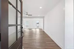 100 Howard Dr, Schertz, TX 78154 - Photo 2