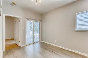 114 E 31st St, Austin, TX 78705 - Photo 6