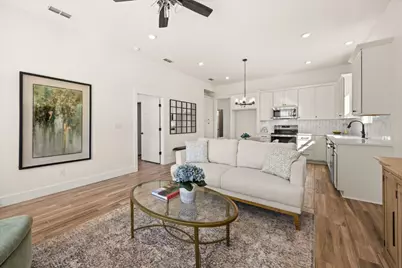 802 S Creek Street #108, Fredericksburg, TX 78624 - Photo 4