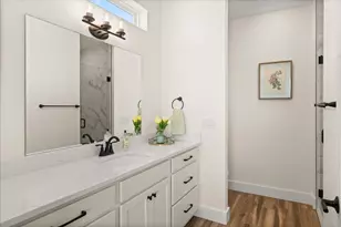 802 S Creek St, Fredericksburg, TX 78624 - Photo 10