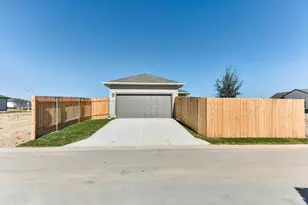 557 Porter Country Pkwy, Buda, TX 78610 - Photo 18