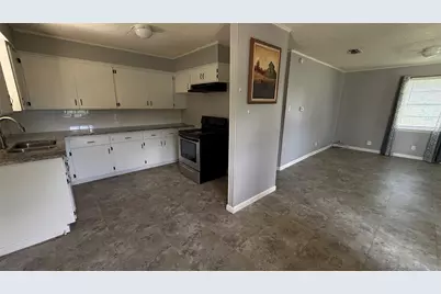 806 W 8th Street, Taylor, TX 76574 - Photo 6