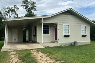 806 W 8th St, Taylor, TX 76574 - Photo 2