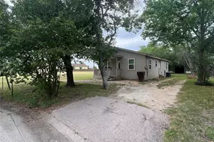 1310 Torres St, Lockhart, TX 78644 - Photo 1