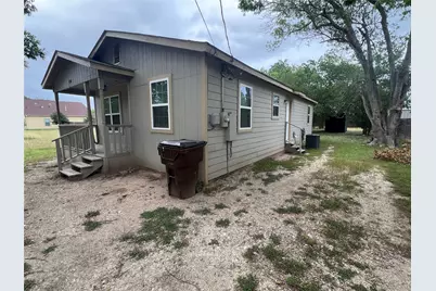 1310 Torres Street, Lockhart, TX 78644 - Photo 4