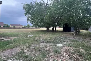 1310 Torres St, Lockhart, TX 78644 - Photo 6
