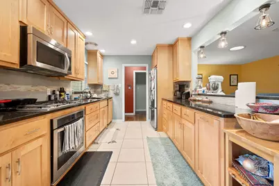 7512 Saint Louis Street, Austin, TX 78757 - Photo 12