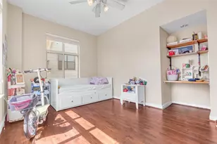 711 W 26th St, Austin, TX 78705 - Photo 14