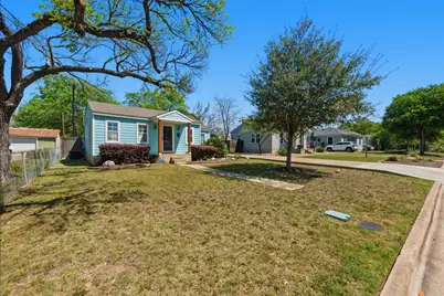 916 E 49th Street, Austin, TX 78751 - Photo 2