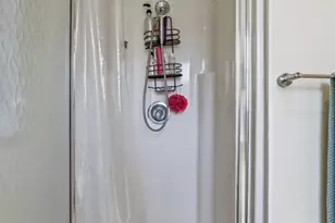 916 E 49th St, Austin, TX 78751 - Photo 18