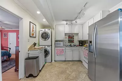 916 E 49th Street, Austin, TX 78751 - Photo 10