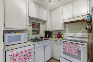 916 E 49th St, Austin, TX 78751 - Photo 12