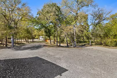 2540 Fm 20, Red Rock, TX 78662 - Photo 34