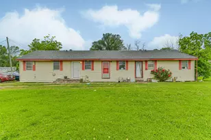 639 E St Charles Dr, Crosby, TX 77532 - Photo 1