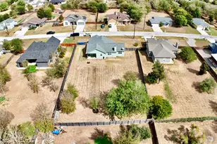 125 Naalehu Ct, Bastrop, TX 78602 - Photo 34