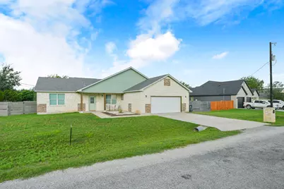 125 Naalehu Court, Bastrop, TX 78602 - Photo 4