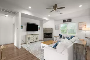 125 Naalehu Ct, Bastrop, TX 78602 - Photo 6