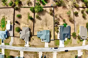 125 Naalehu Ct, Bastrop, TX 78602 - Photo 30