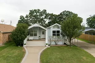 450 Biscayne St, Giddings, TX 78942 - Photo 18