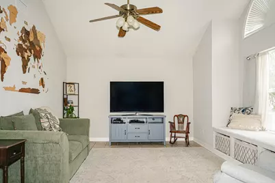 450 Biscayne Street, Giddings, TX 78942 - Photo 20