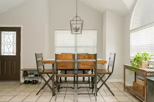 450 Biscayne St, Giddings, TX 78942 - Photo 22