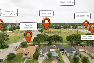 450 Biscayne St, Giddings, TX 78942 - Photo 2